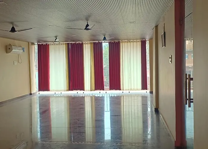 Kr Hotel And Banquet Hall